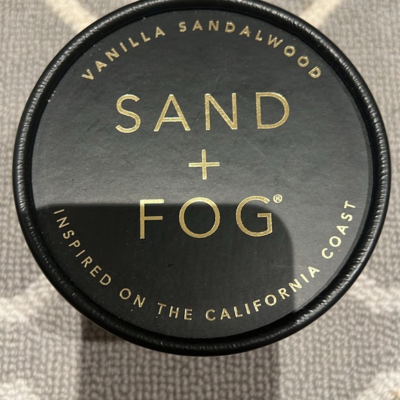 Vanilla and sandalwood large scented candle - Picture 3 of 6